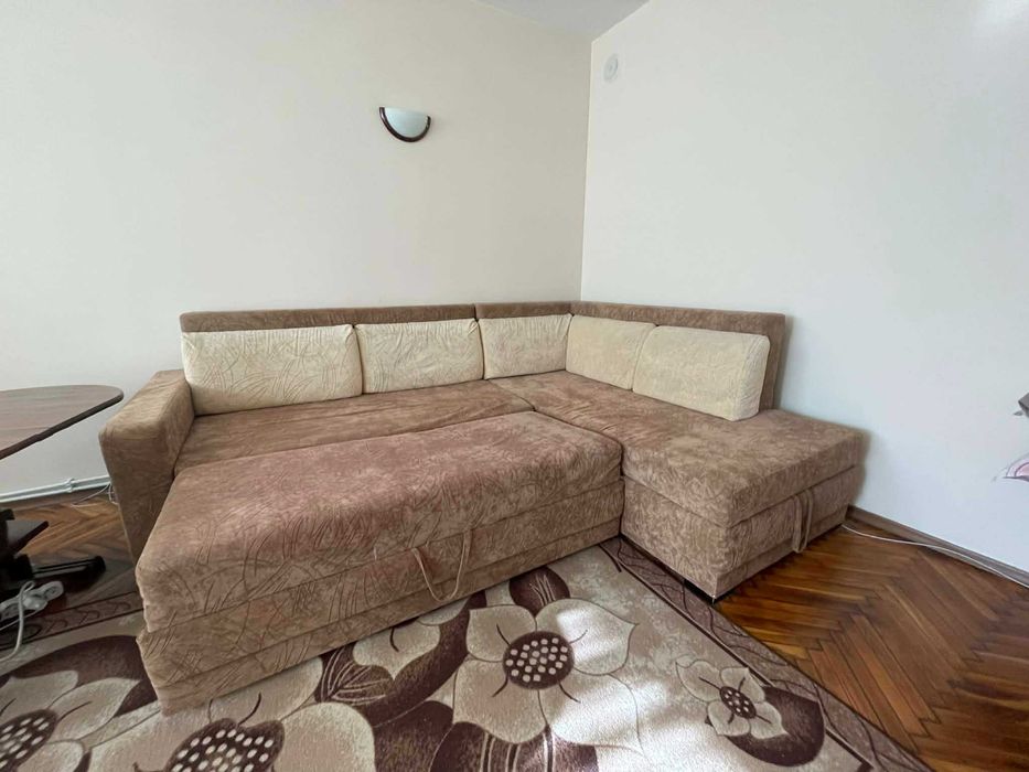 Ъглов диван за хол