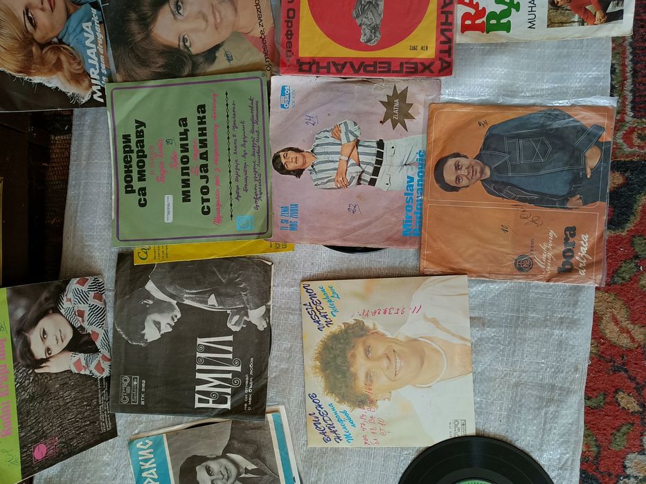 Стари сръбски грамофонни плочи