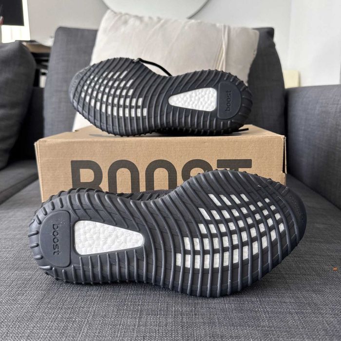 Adidas Yeezy Boost 350 v2 Onyx