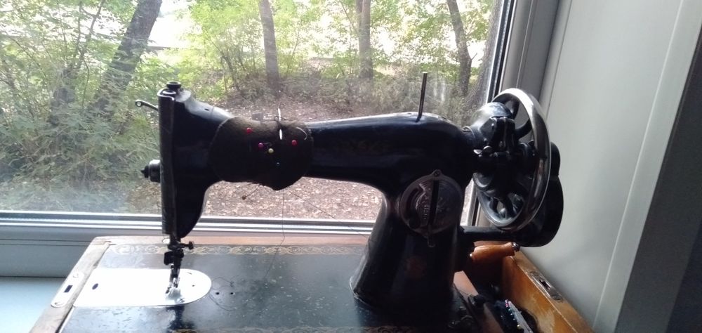 Продам машинку швейная