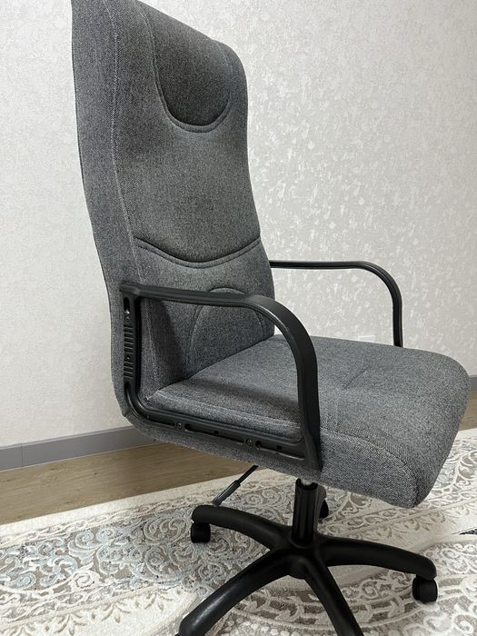 Продам офисное кресло