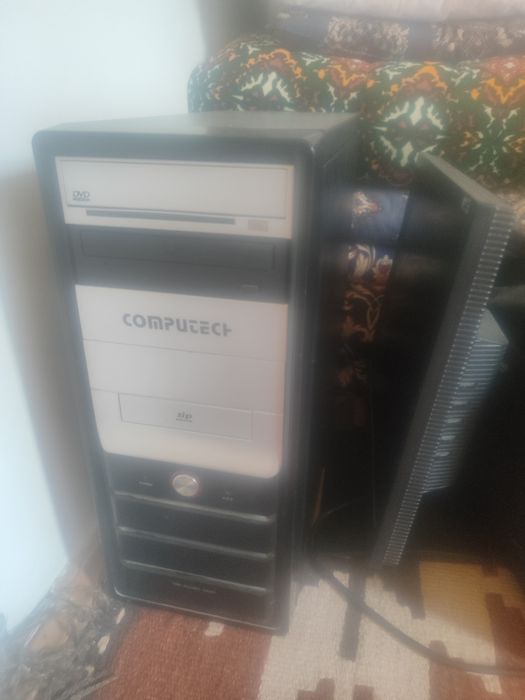 Eski stol kompyuteri 50ming