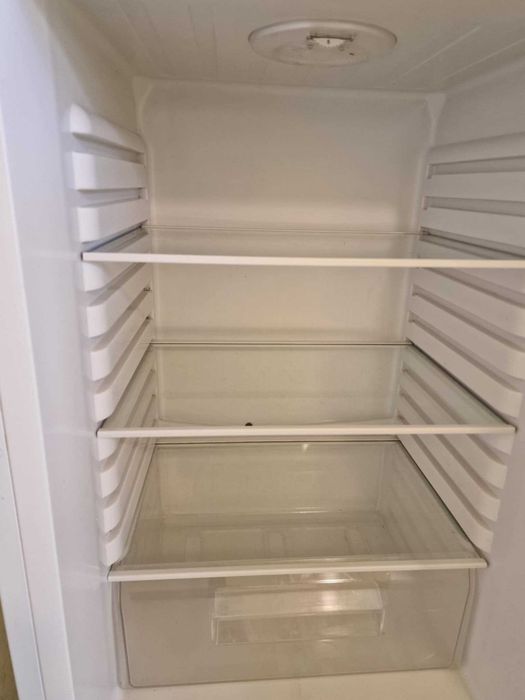 Хладилник с фризер