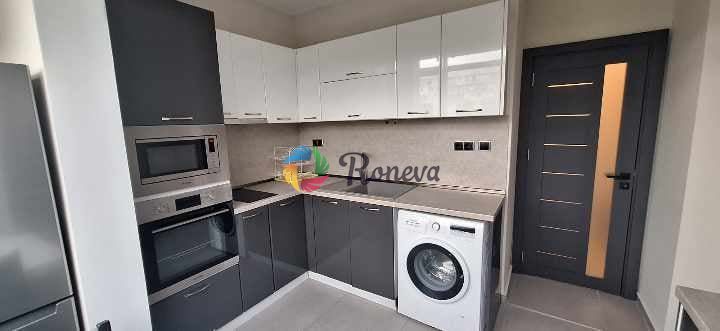 Обзаведен тристаен апартамент кв. Чайка