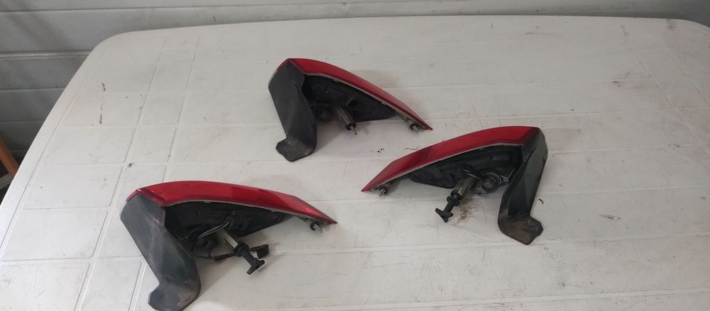 Lampa stânga și dreapta aripi  laguna 3