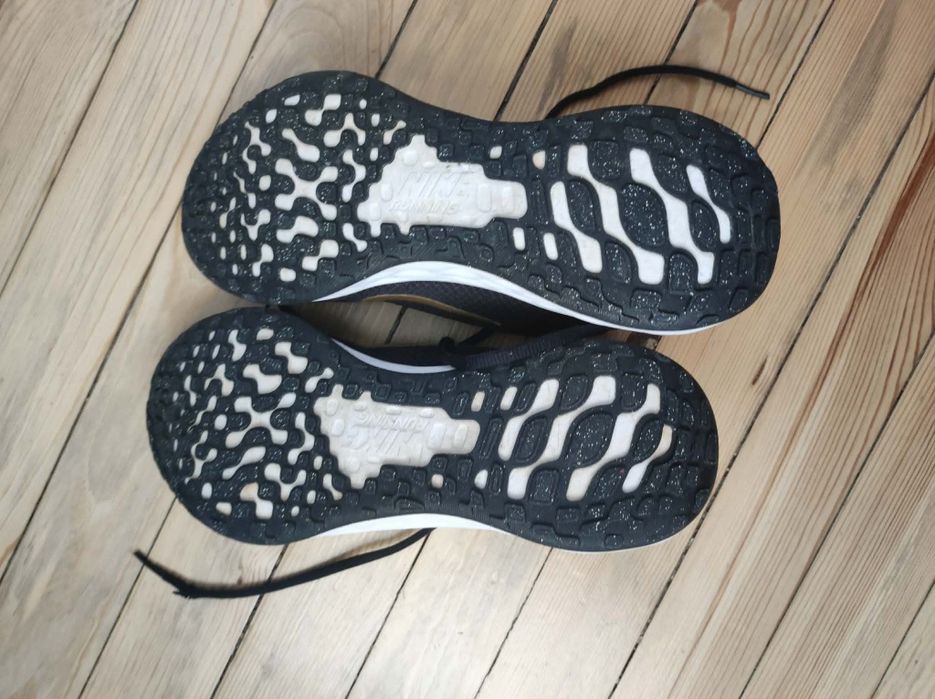 Nike revolution 6
