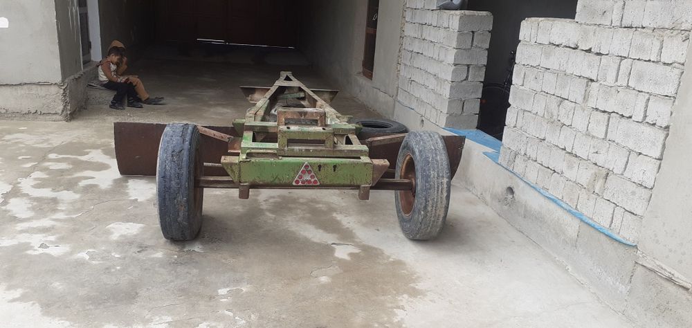 Dilnabaza sotiladi  xolati yaxshi zavodskoy rama manzil qarshi