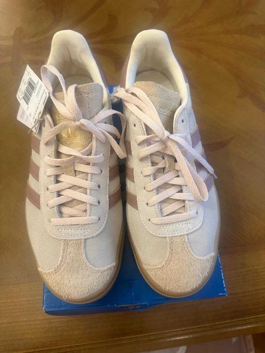 Абсолютно новые кроссовки adidas Originals Off-White Gazelle Sneakers