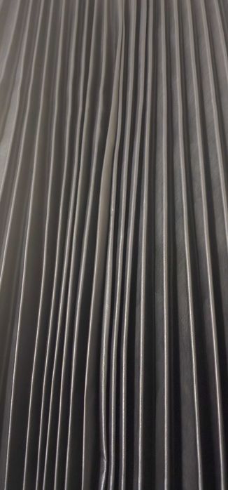 Нова едро плисирана кожена пола "Stradivarius" Страдивариус XS размер