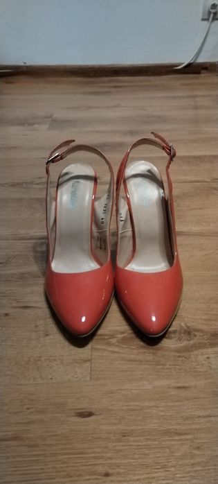 Pantofi piele lacuita