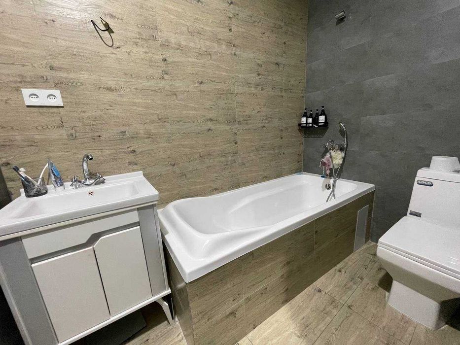 Срочно Коттедж Яшнабад ул Бойсун 140м2;