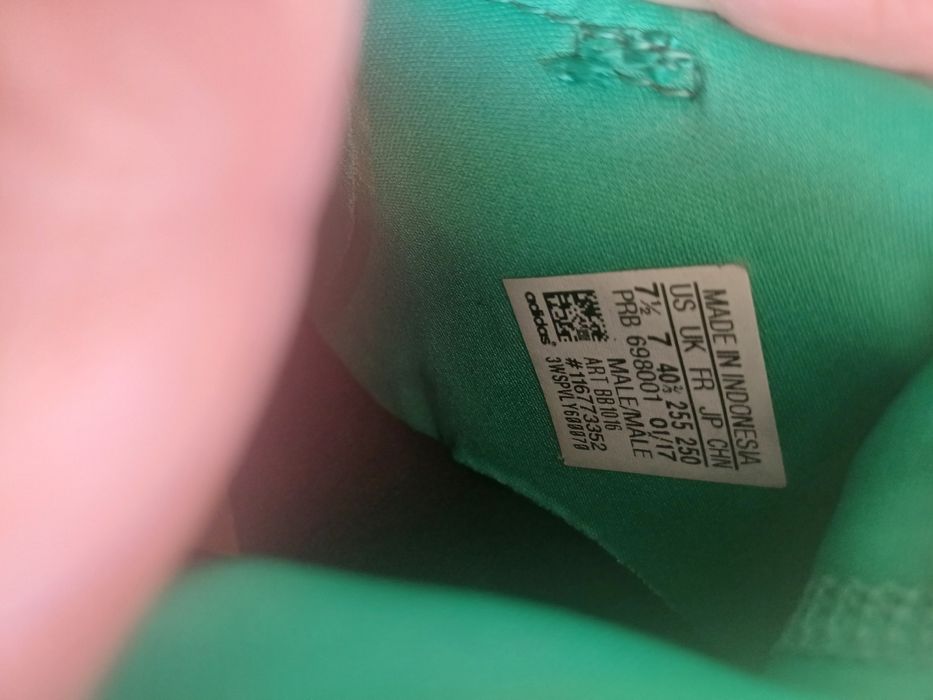 Запазени бутонки Adidas 40 ти номер