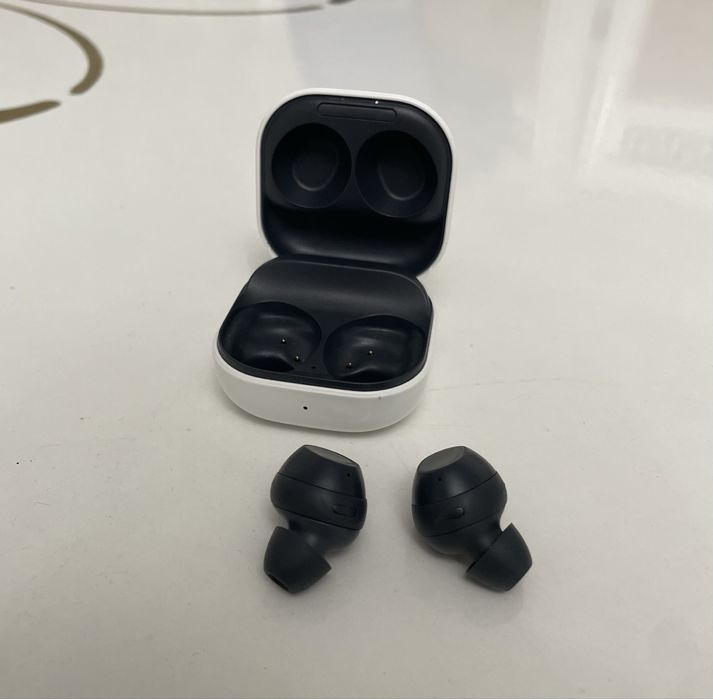 Наушники Samsung Galaxy Buds FE белые