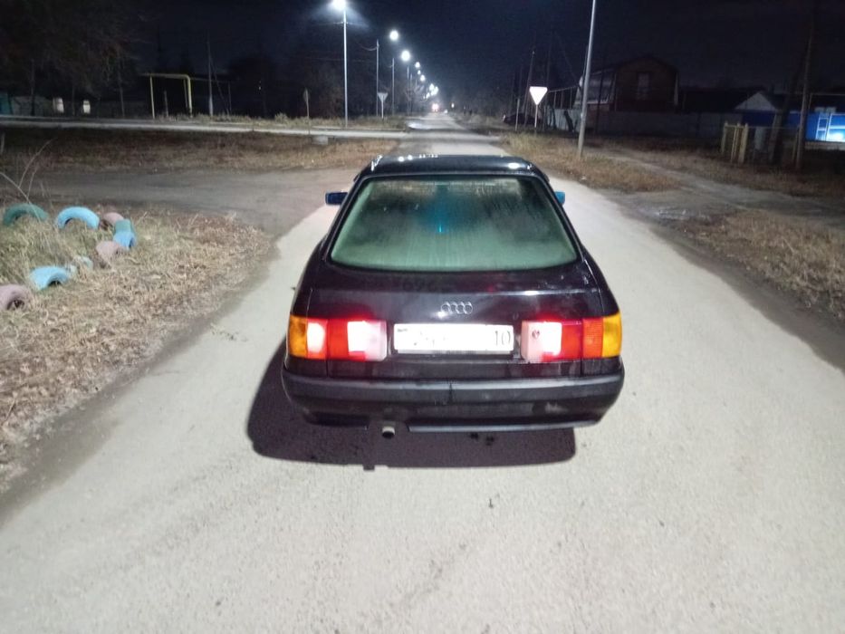 Продам Audi 80..
