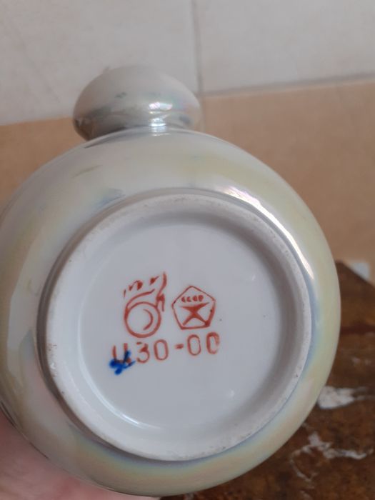 Продам  разную посуду.