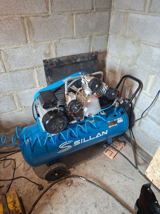 Продам. Шиномонтаж. Балансир. Компрессор. Домкрат.