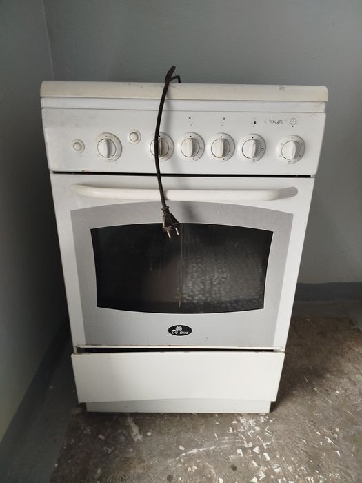 Продам Газовую плиту