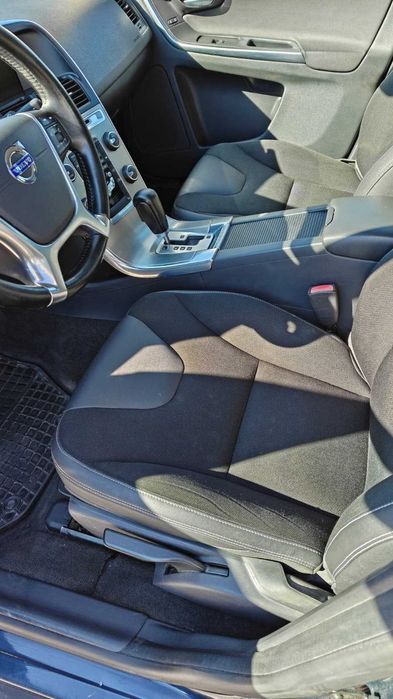Volvo XC60, 2.0d, cu 5 pistoane, euro5 automat, 163cp - 2 chei - stare excelenta