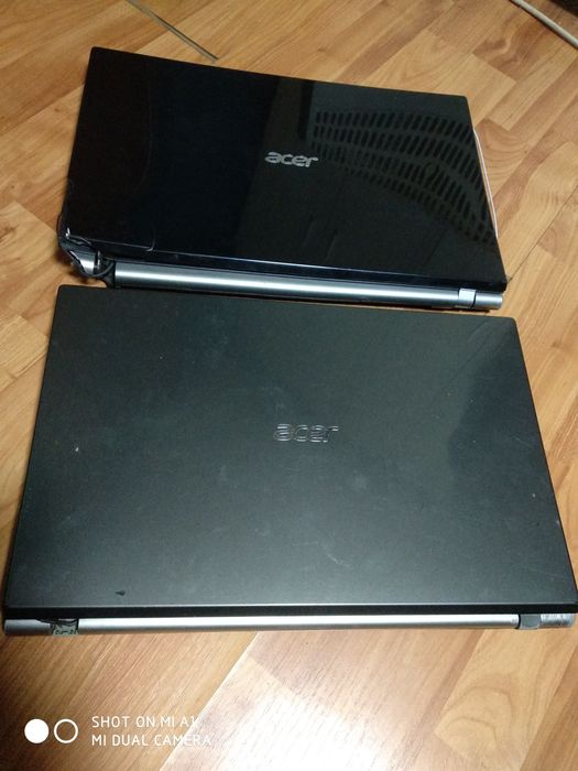 Vând doua laptopuri Acer pt piese