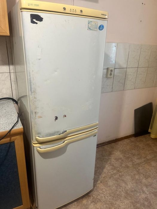 Продам холодильник