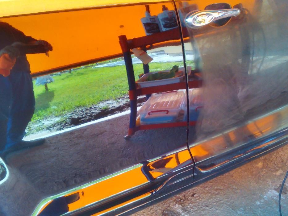 Професионално пастиране и  полиране на автомобили и фарове.