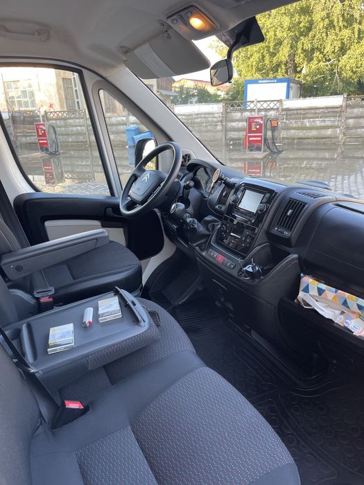 Rent a car/ Inchirieri auto 8+1 locuri Focsani