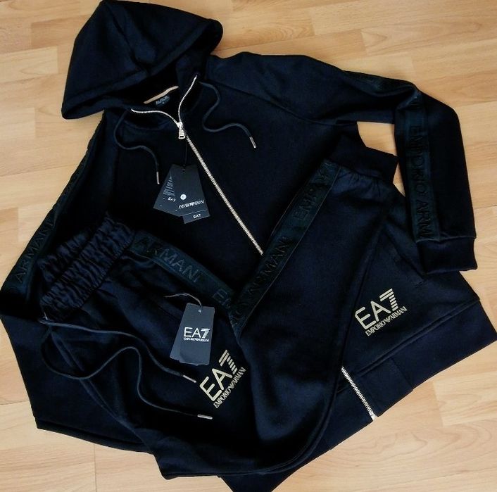 Treninguri bărbați Armani,super model import Italia, bumbac,logo auriu