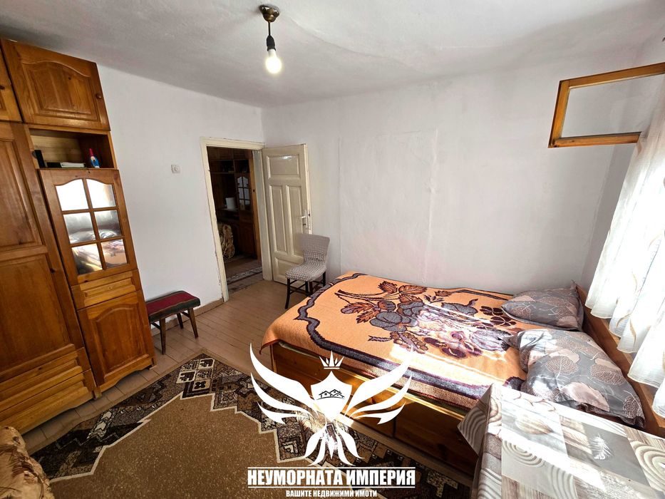 Продава се Тристаен апартамент в Асеновград - 70 кв.м за 1072 €/кв.м - Снимка #1