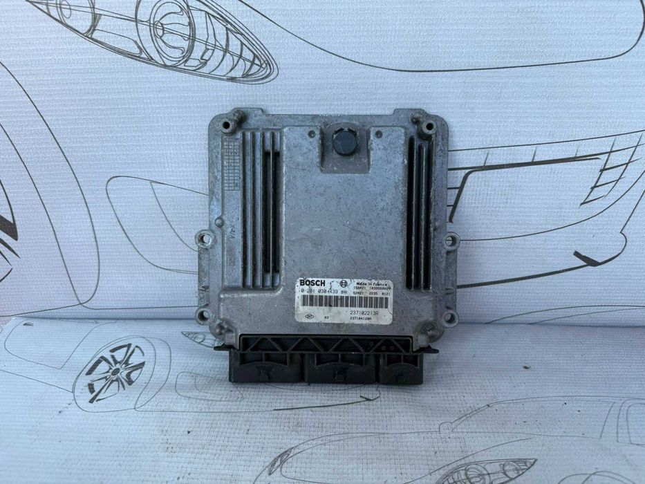 Calculator Motor ECU Bosch / Dacia / Renault / Dacia Sandero II 1.5 dCi 237102213R / 0281030439 2015 / [2012-2020]  (5A3)