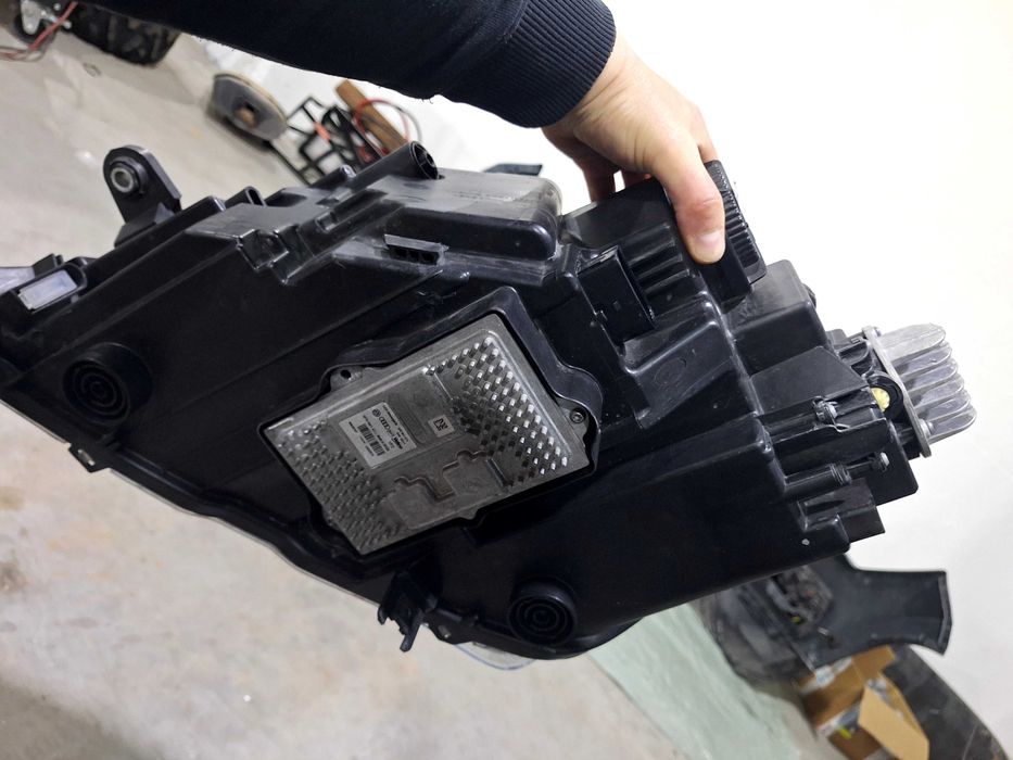 Десен фар Сеат атека