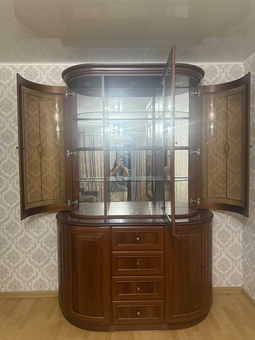 Современная стенка (сервант) для гостиной