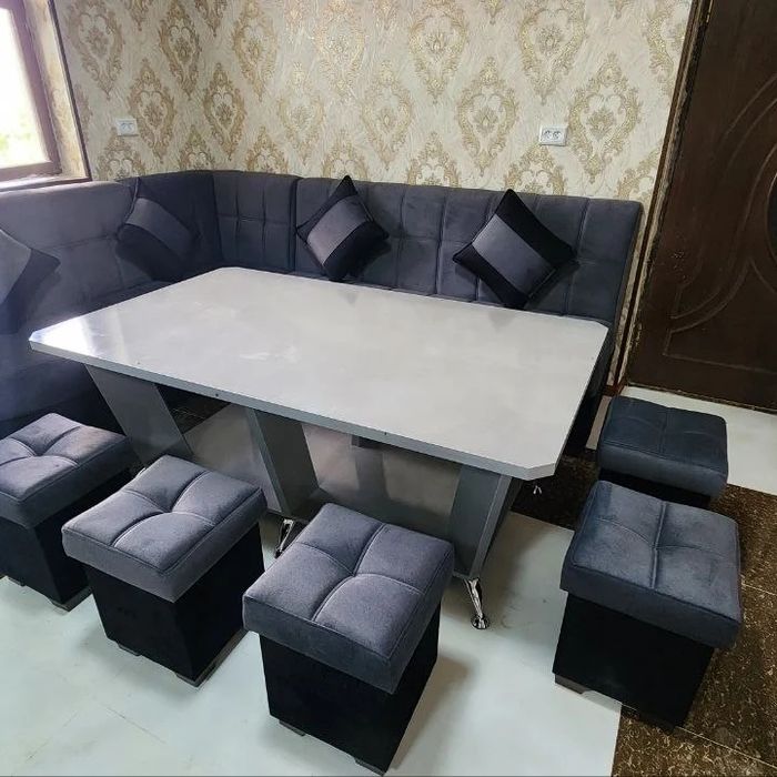 Yumshoq mebellar ustasi