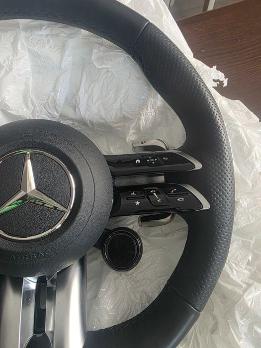 Оригинален волан за Mercedes AMG с пера за управление за