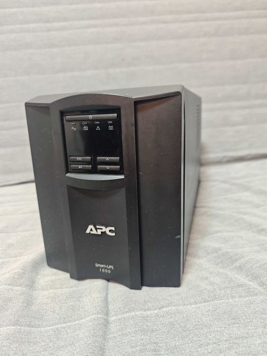 UPS Apc SMT 1000I 1000VA baterii noi 14.5Ah garantie 24 luni  sinusoida pura