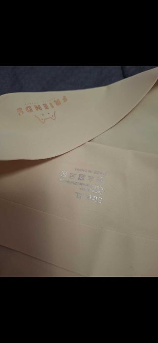 Четири тениски и два клина големи номера