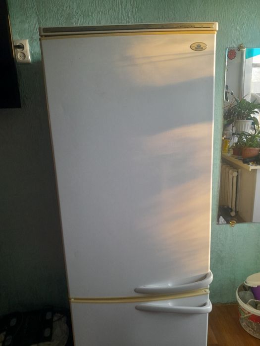 Продам  холодильник  5000т