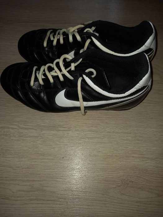 Бутонки за футбол