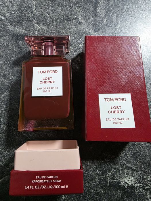 Vând parfum Tom Ford
