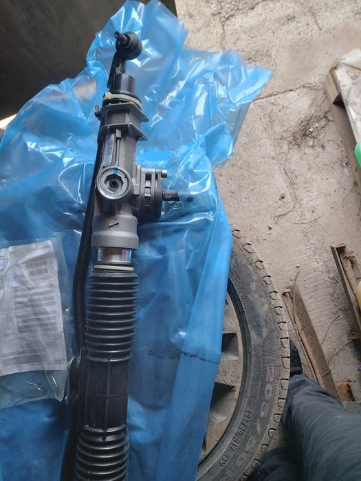 Продам рулевую рейку на калину