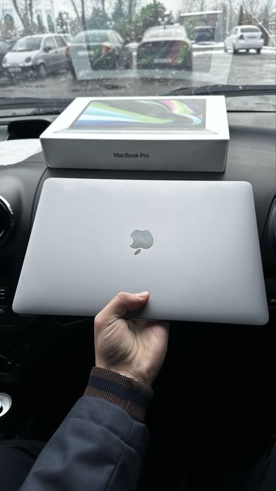 MacBook Pro M2 8/512