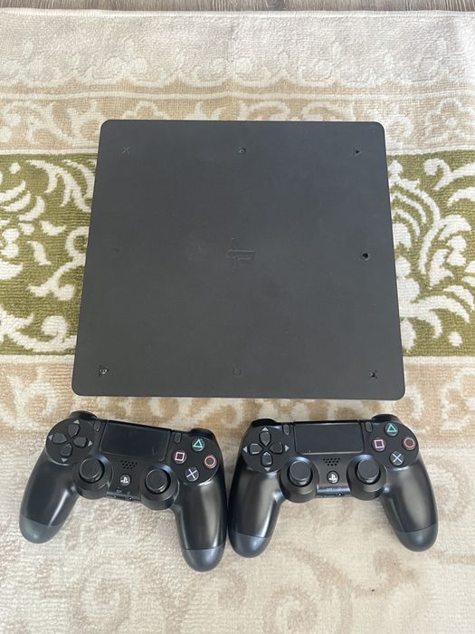 PS4 Slim 1TB + 2 джойстика + FIFA 25
