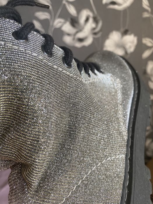 Ghete femei cu sclipici