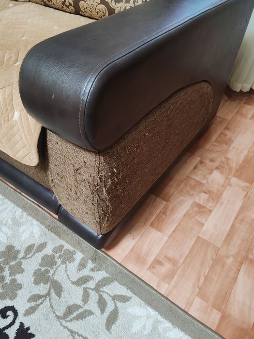 Продаётся диван угловой