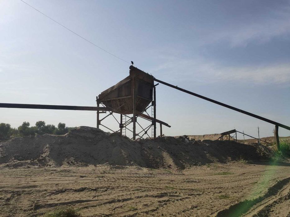 Сирдарёда кум карьер сотилади.Хужжатлари жойида тоза фирма 250000