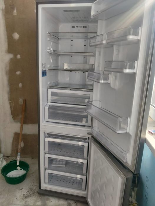 Продам холодилник Самсунг