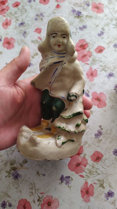 Статуэтки фарфор,гипс