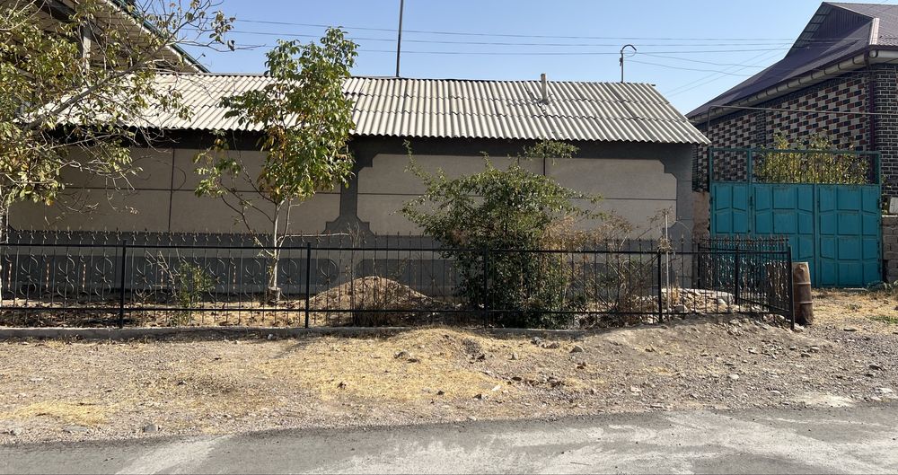 DSK da 6-sotixli hovli uy sotiladi