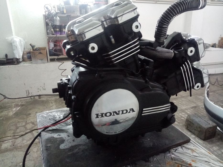 2 броя двигатели Хонда Магна 750