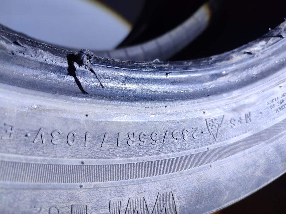 Продам пару резины 17