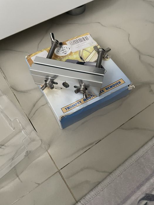 Vand extractor mustiuc trompeta doua  bucati